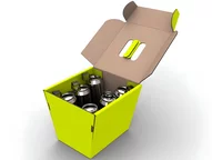 Eine Kühlbox als Transportbox für Kaltgetränke oder Lebensmittel im Sommer Eine Kühlbox als Transportbox für Kaltgetränke oder Lebensmittel im Sommer