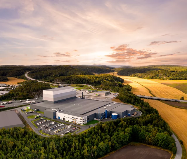 Fabrik Halden im Sonnenaufgang Fabrik Halden im Sonnenaufgang
