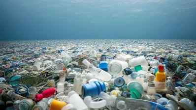 Plastik Müll auf Meeresboden Plastik Müll auf Meeresboden